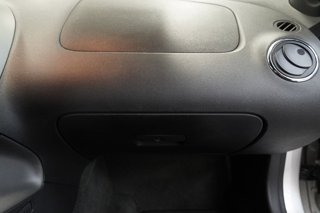 Used 2008 Pontiac Solstice GXP w/ Premium Package image 24