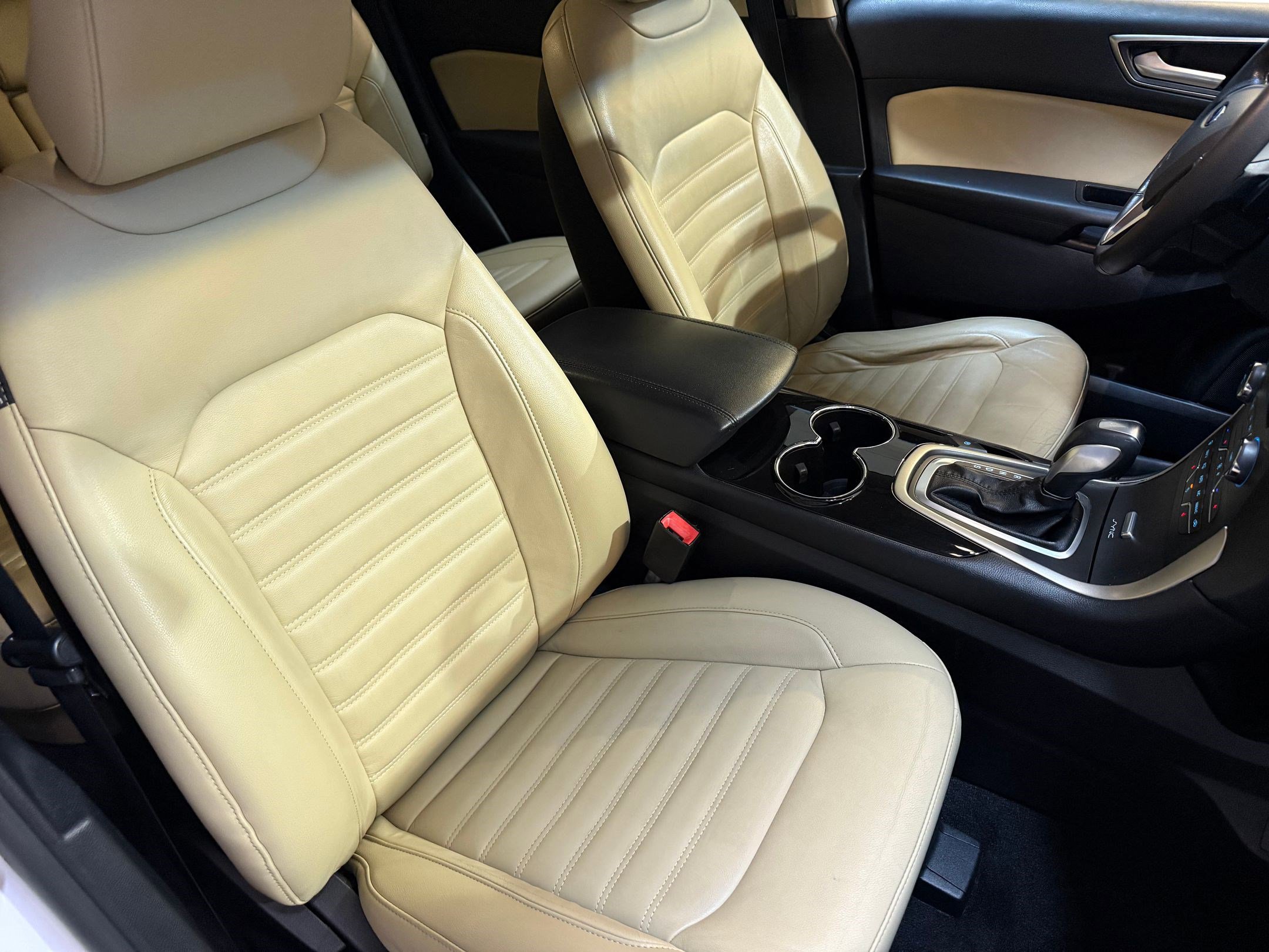 Used 2015 Ford Edge SEL w/ Equipment Group 201A image 44