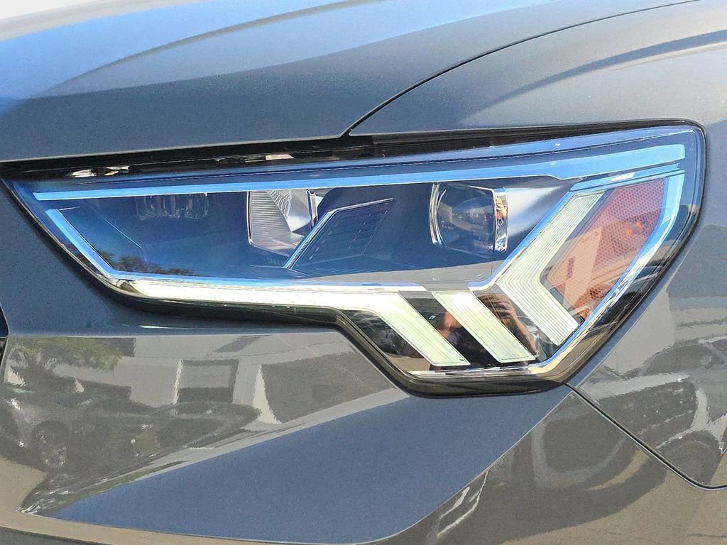Certified 2025 Audi Q3 2.0T Premium w/ Convenience Package image 32