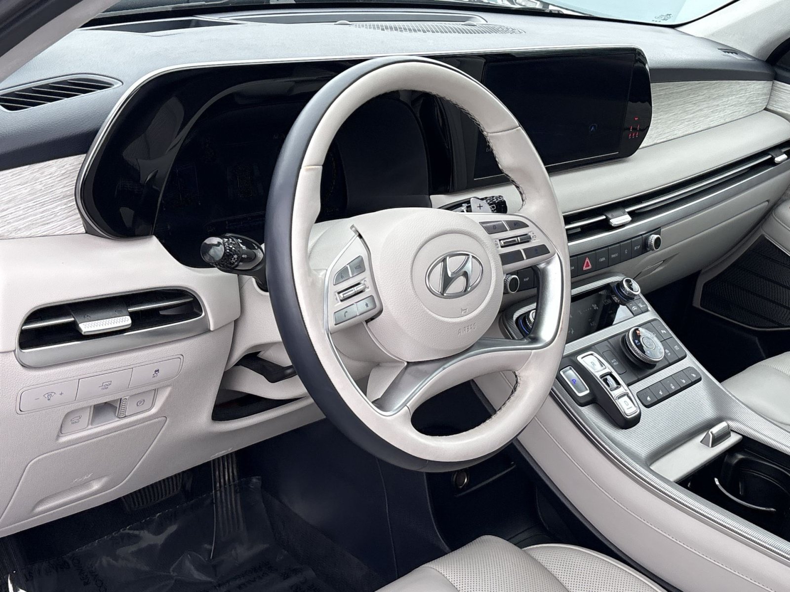 Certified 2025 Hyundai Palisade Calligraphy AWD/4WD image 16
