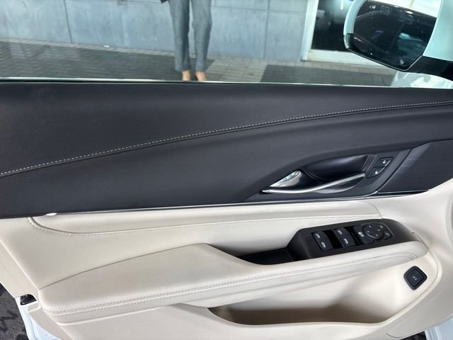 Used 2025 Cadillac CT4 Luxury RWD image 7