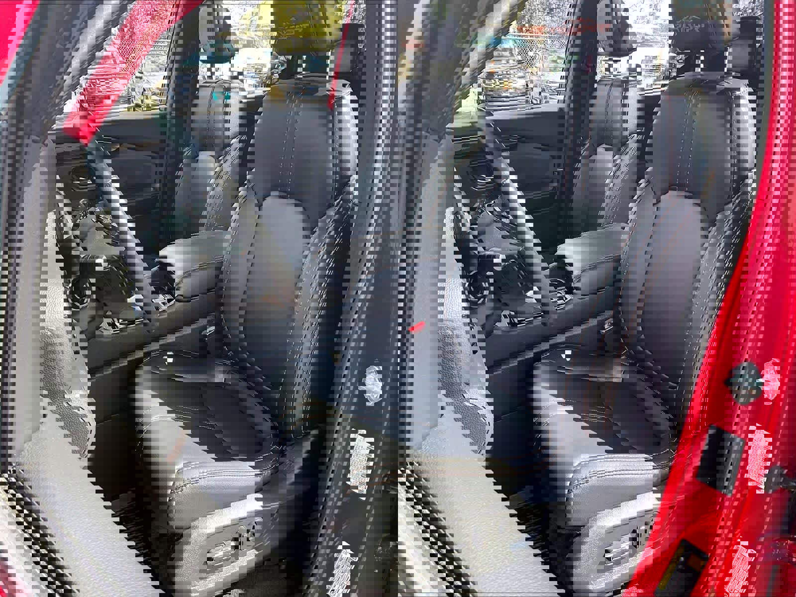 Used 2025 Honda Pilot TrailSport image 10