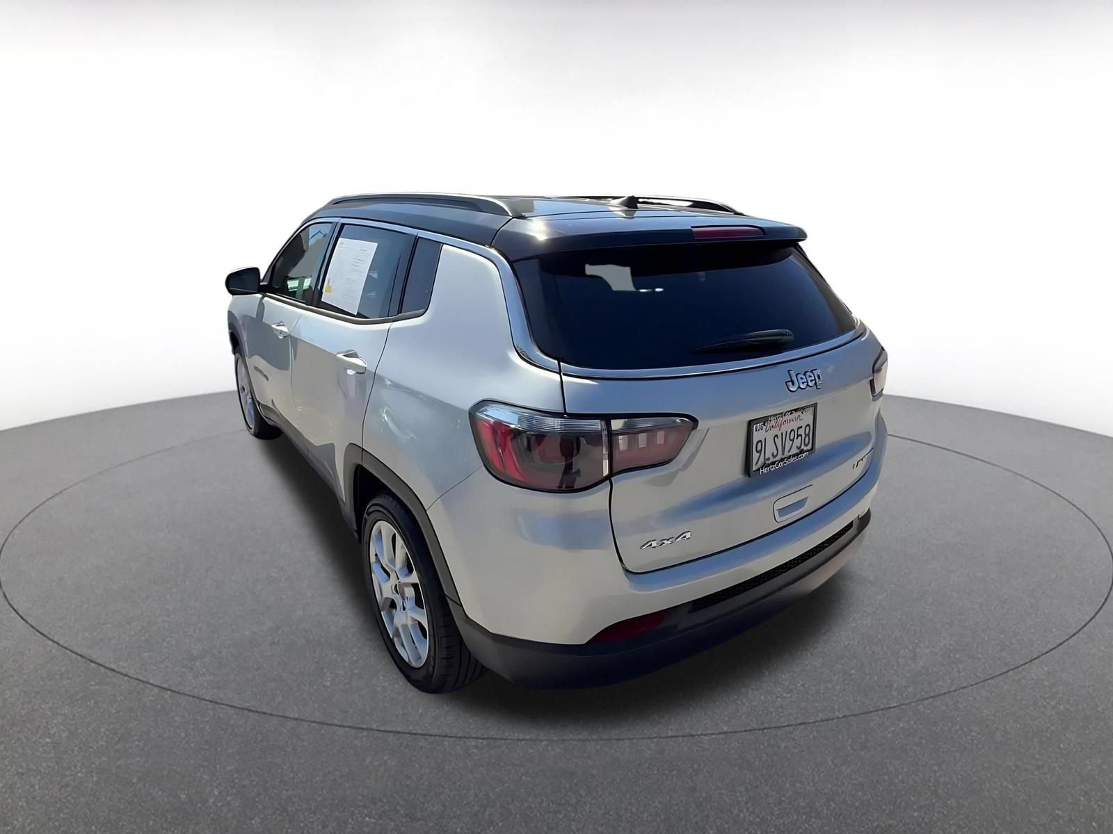 Used 2025 Jeep Compass Limited AWD/4WD image 11