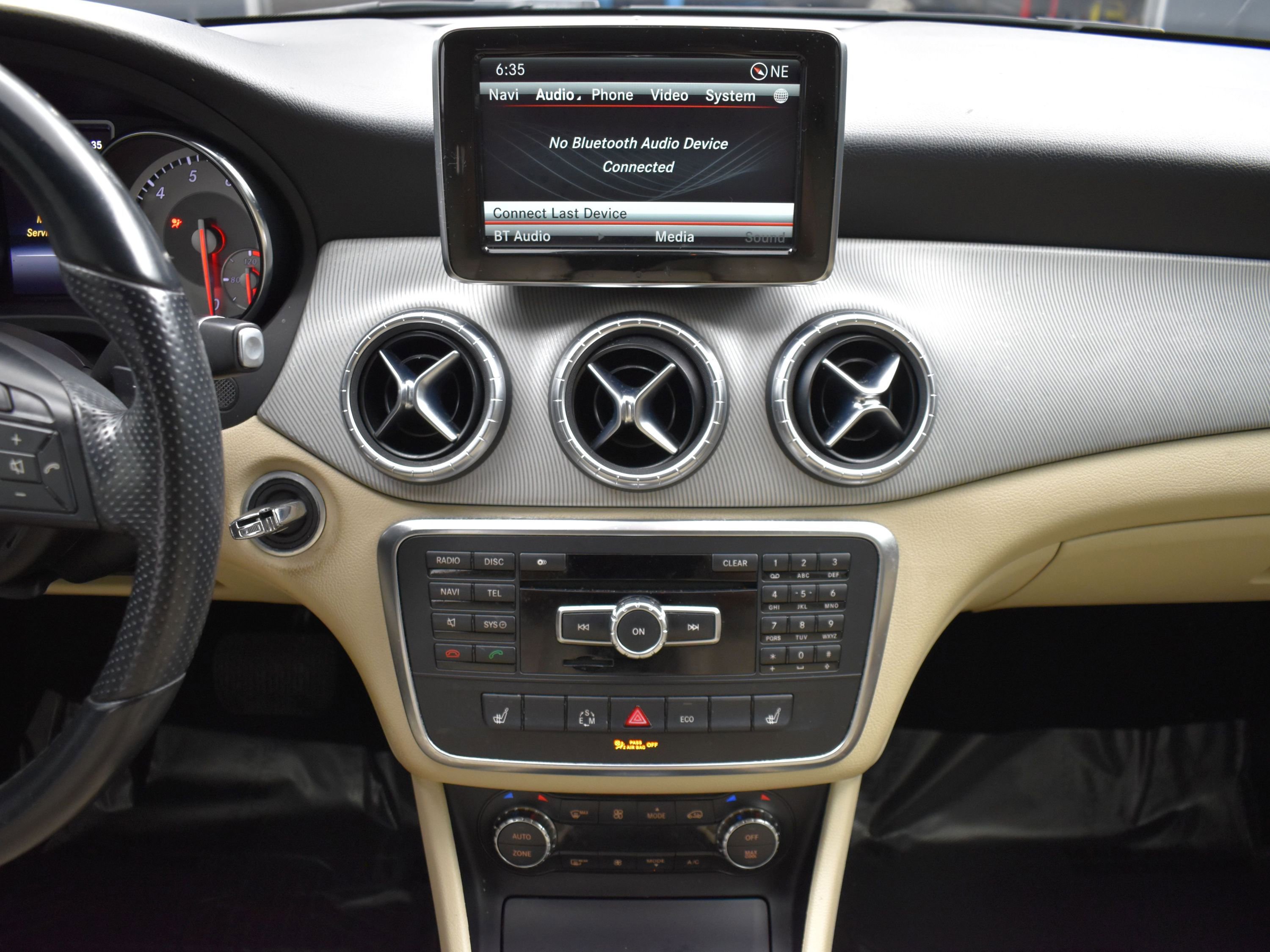 Used 2014 Mercedes-Benz CLA 250 4MATIC image 15