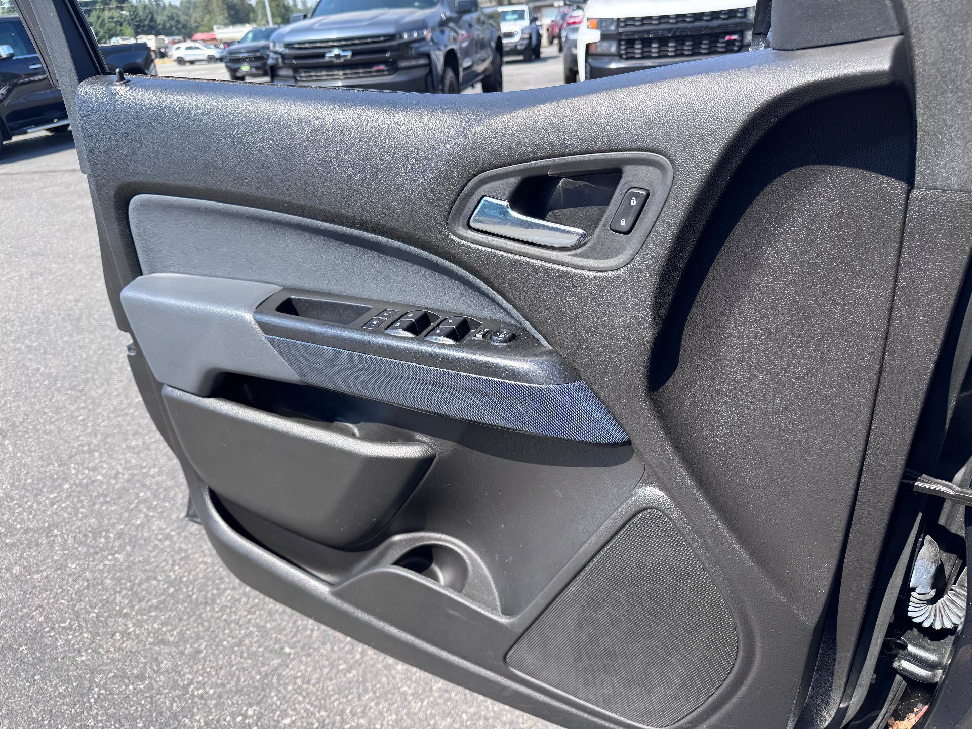 Used 2016 Chevrolet Colorado Z71 AWD/4WD image 27