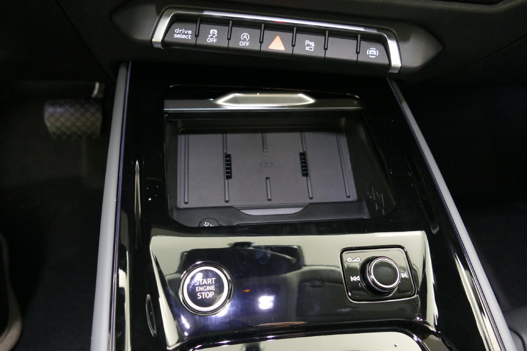New 2026 Audi Q3 quattro 2.0T AWD/4WD image 19