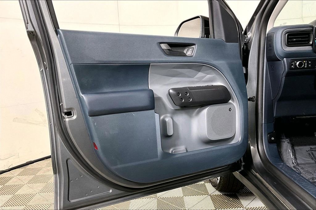 Used 2024 Ford Maverick Lariat w/ Black Appearance Package image 23