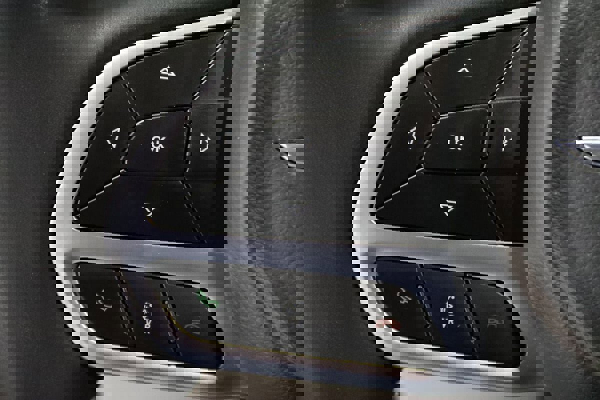 Used 2024 Chrysler Pacifica Touring-L image 14