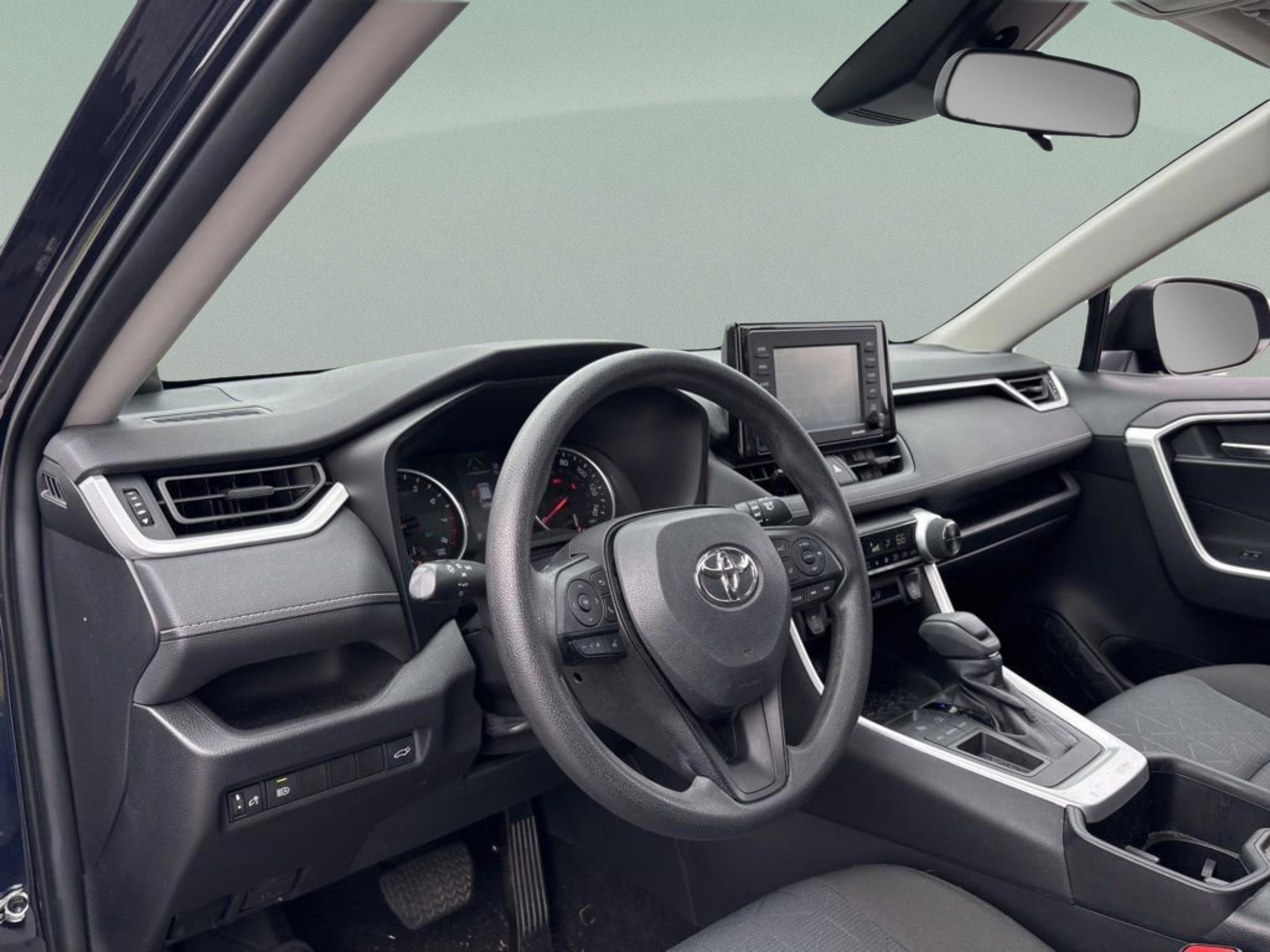 Certified 2022 Toyota RAV4 XLE FWD image 23
