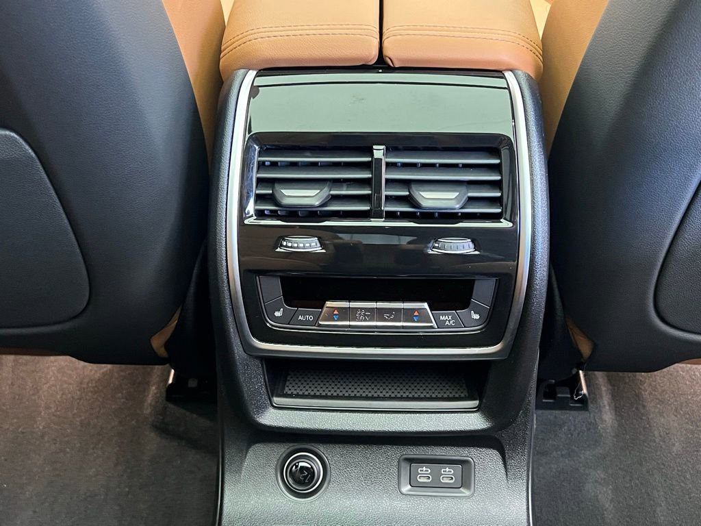 New 2026 BMW X7 xDrive40i w/ M Sport Package image 10