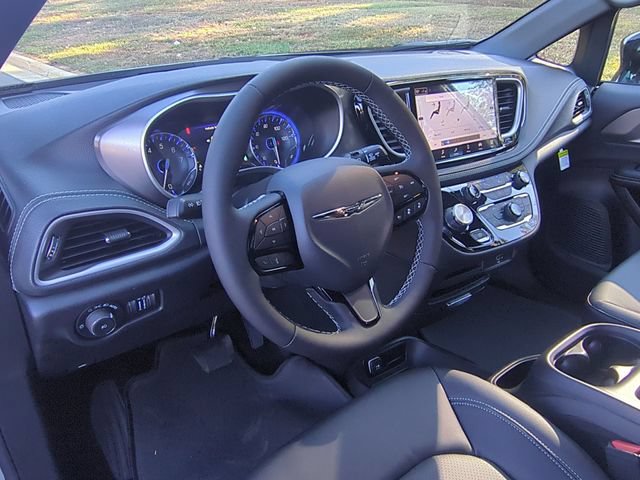 New 2026 Chrysler Pacifica Select w/ S Appearance Package FWD image 29