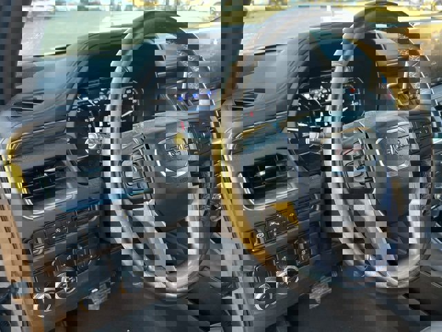 Used 2021 GMC Yukon SLT w/ SLT Luxury Plus Package image 7