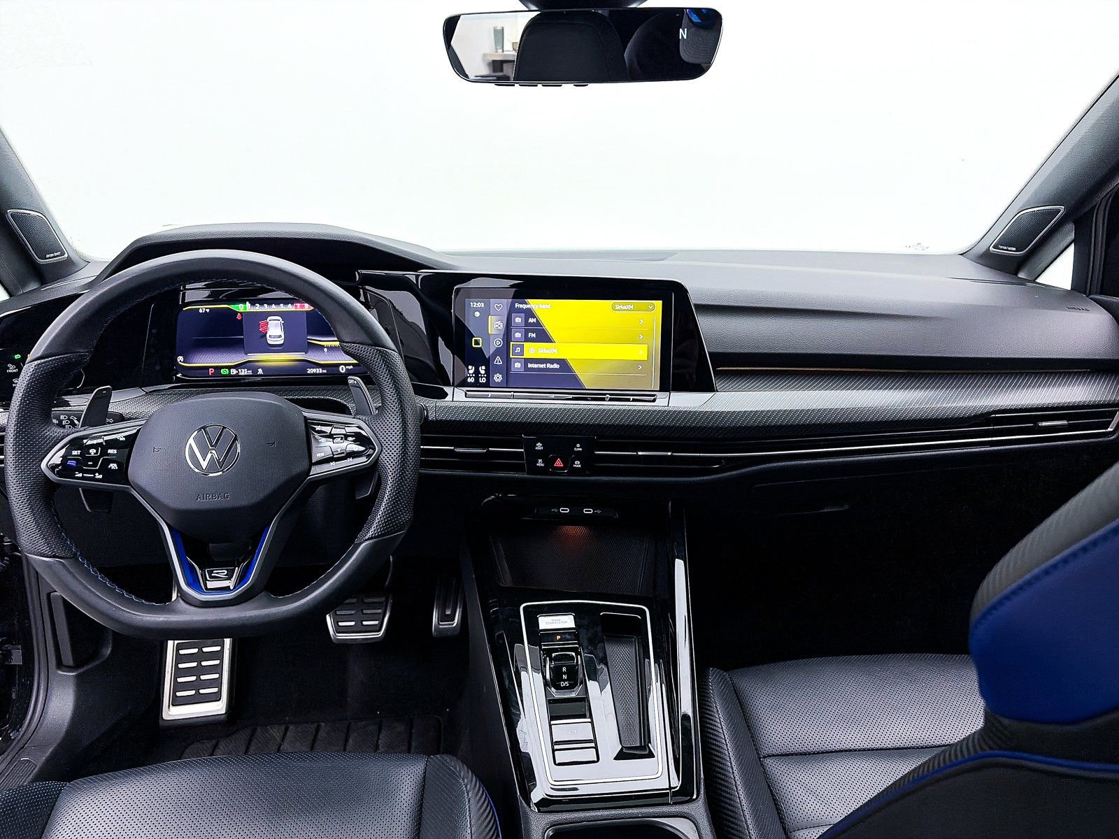 Used 2024 Volkswagen Golf R image 33