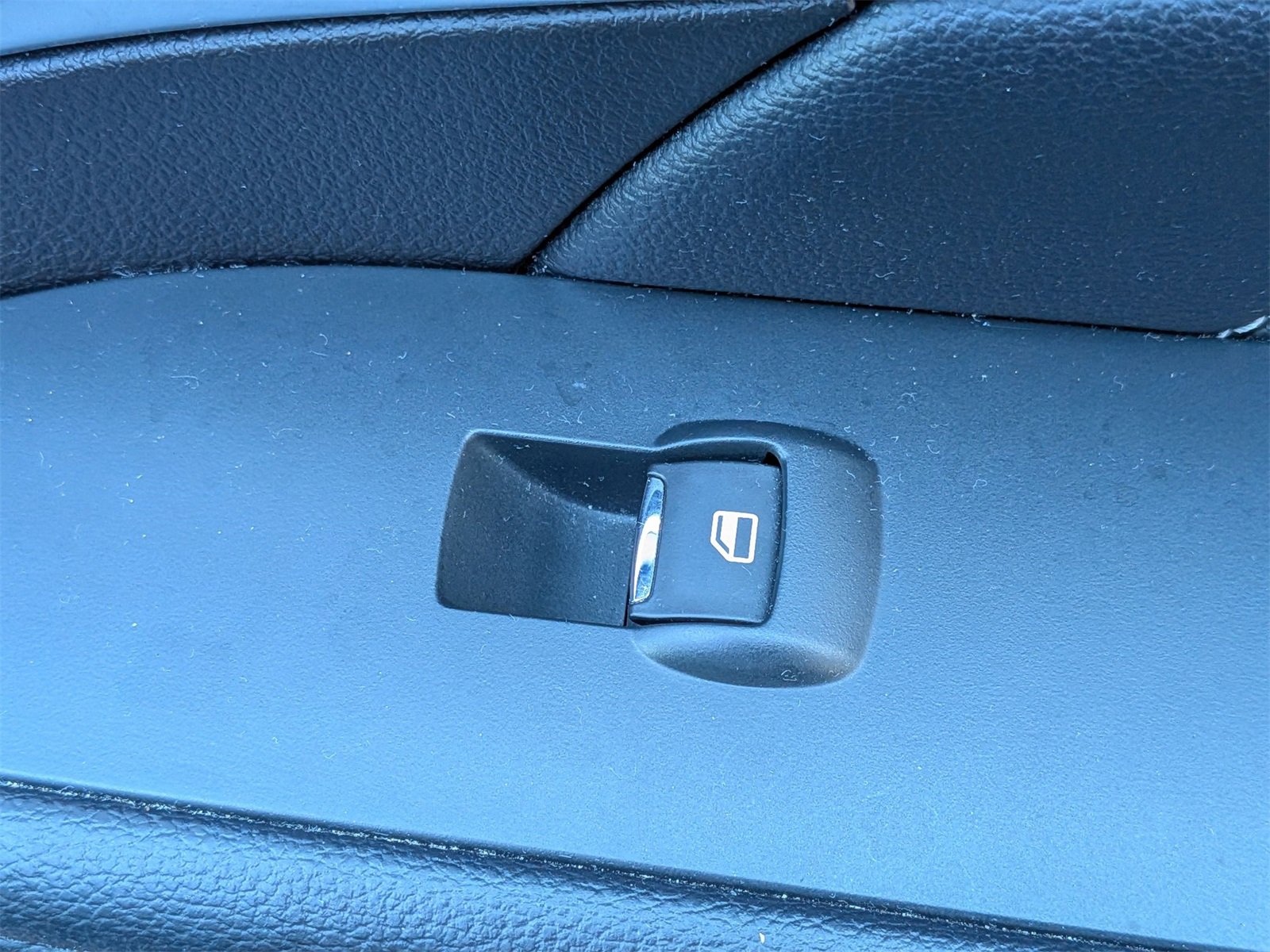 Used 2018 Ford Explorer Limited w/ Ford Safe & Smart Package image 37