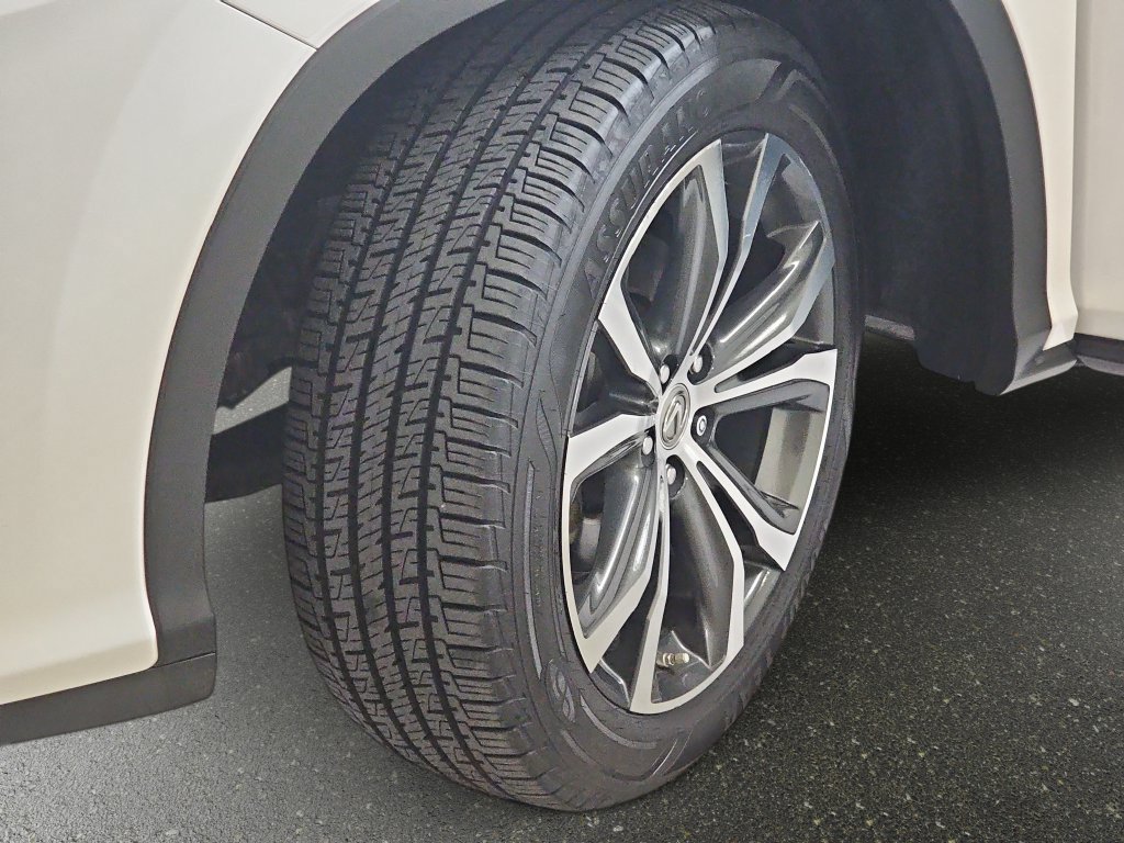 Used 2017 Lexus RX 450h AWD w/ Cold Weather Package image 34