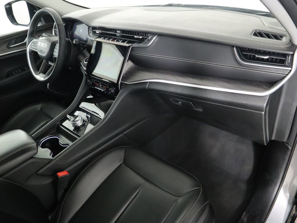Used 2024 Jeep Grand Cherokee L Limited image 18