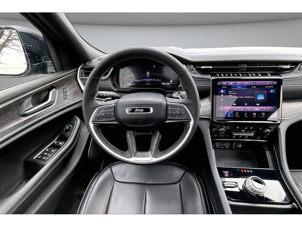 Used 2025 Jeep Grand Cherokee L Limited w/ Luxury Tech Group II image 6