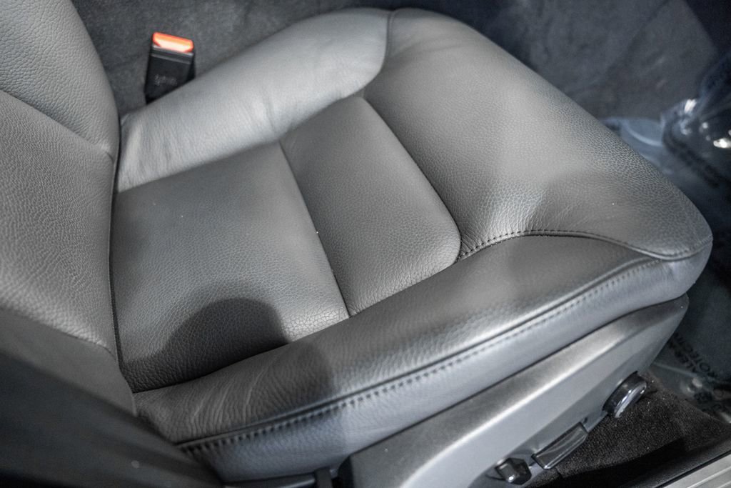 Used 2025 Volvo V60 B5 Cross Country Plus image 31