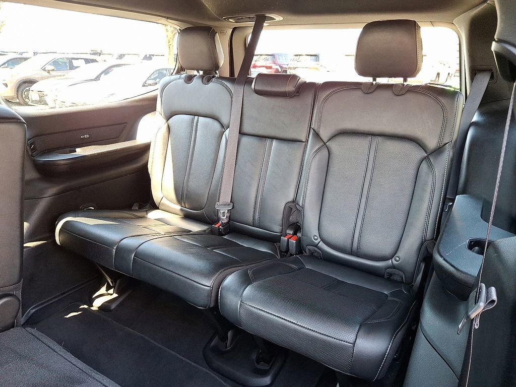 Certified 2024 Jeep Wagoneer Series II w/ Flexible Seating Group image 10