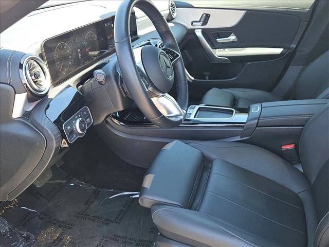 Used 2025 Mercedes-Benz CLA 250 image 14