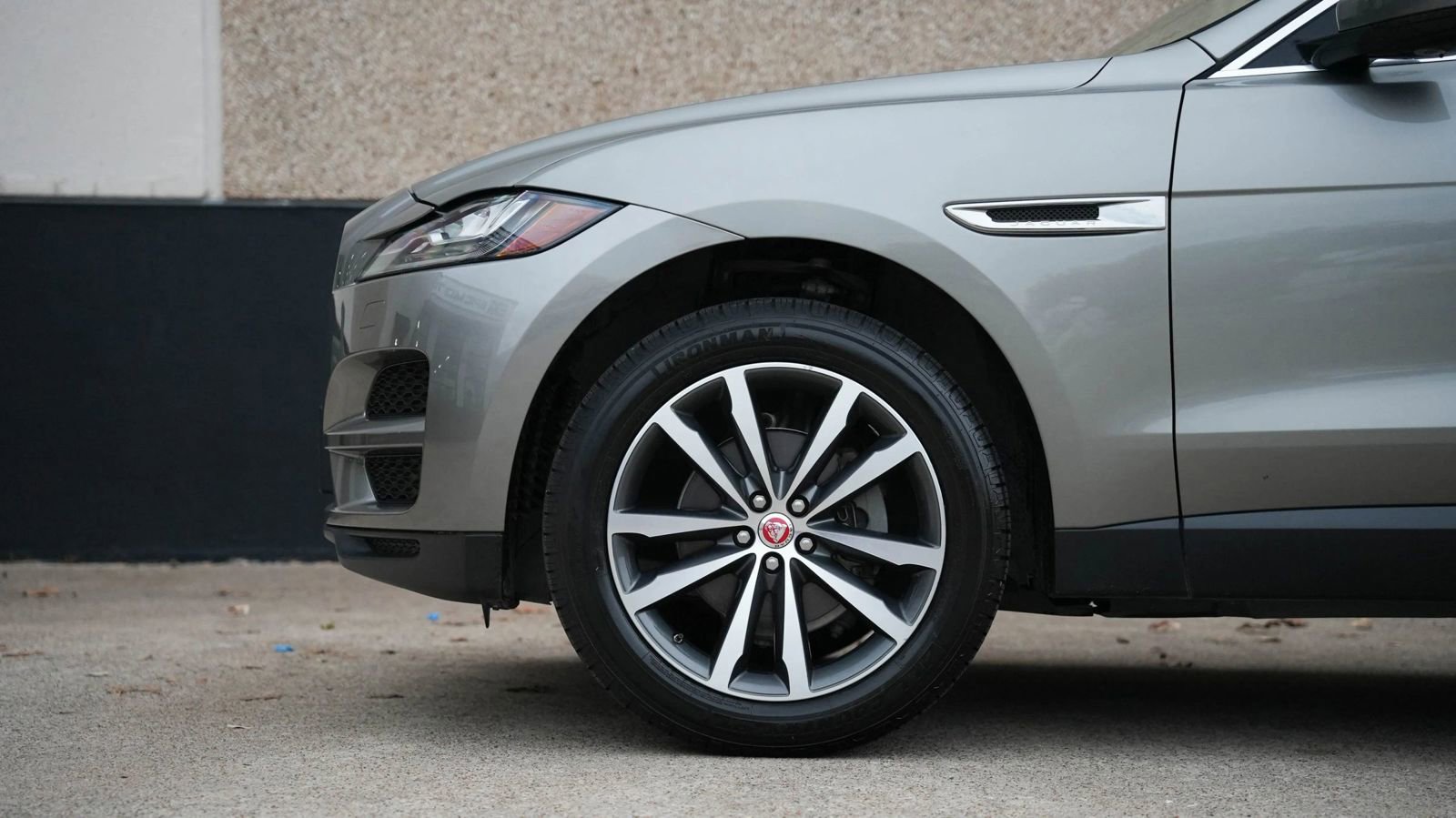 Used 2018 Jaguar F-PACE Prestige image 10