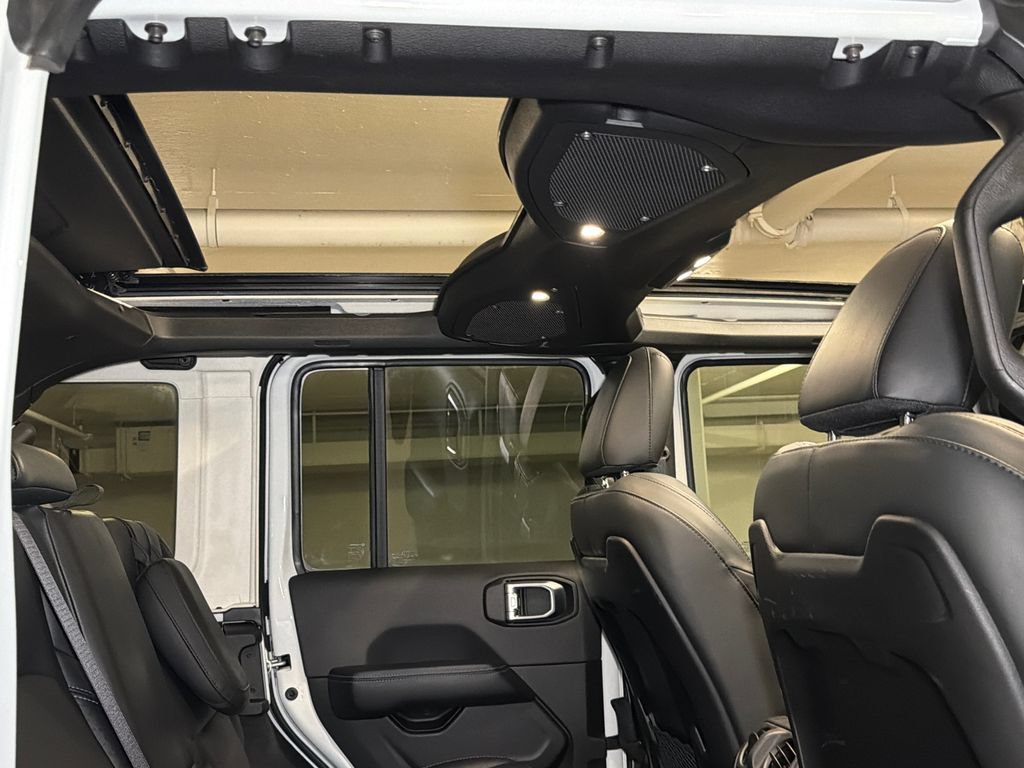 Used 2024 Jeep Wrangler High Altitude AWD/4WD image 17