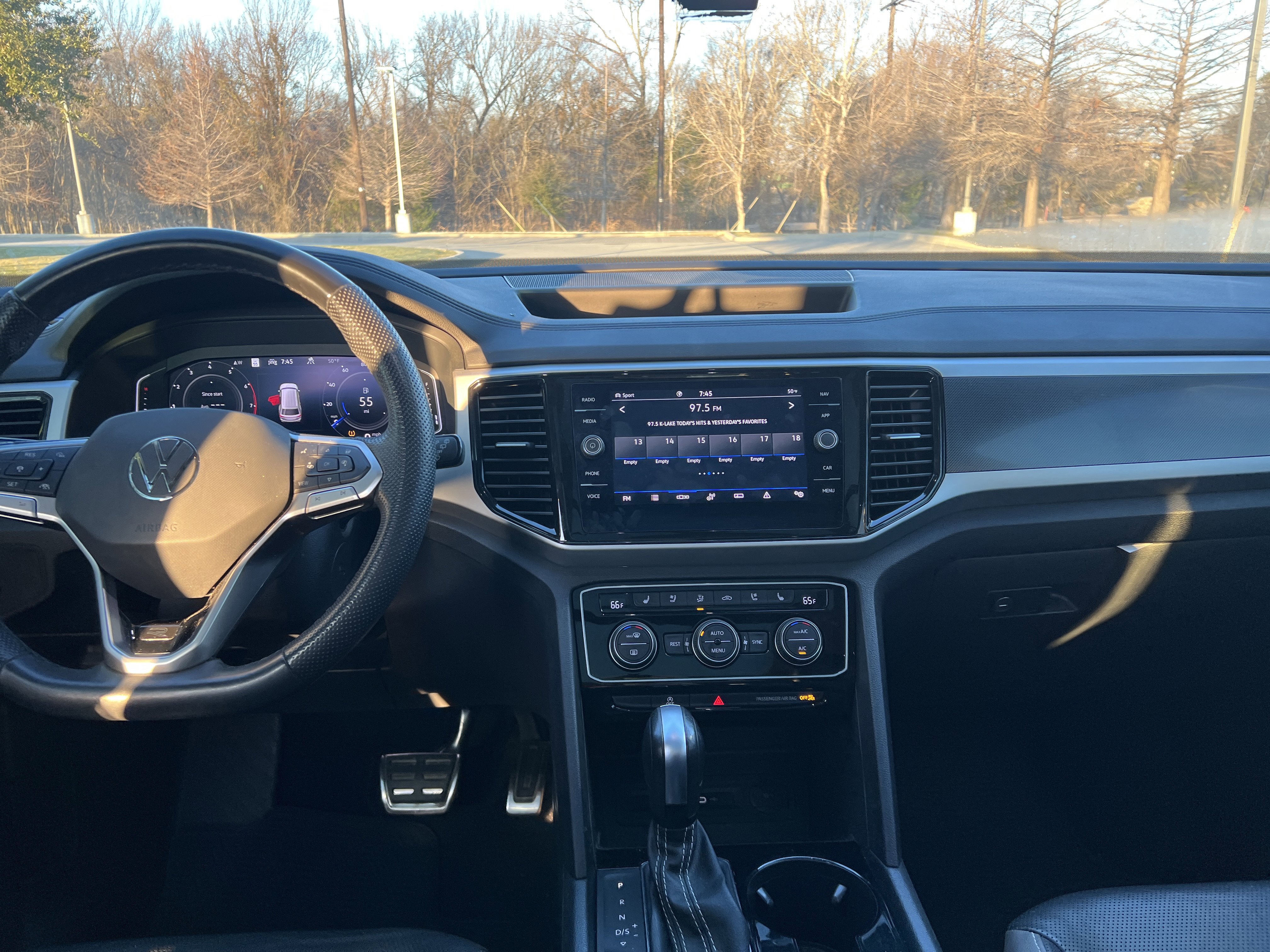 Used 2022 Volkswagen Atlas SEL Premium image 29