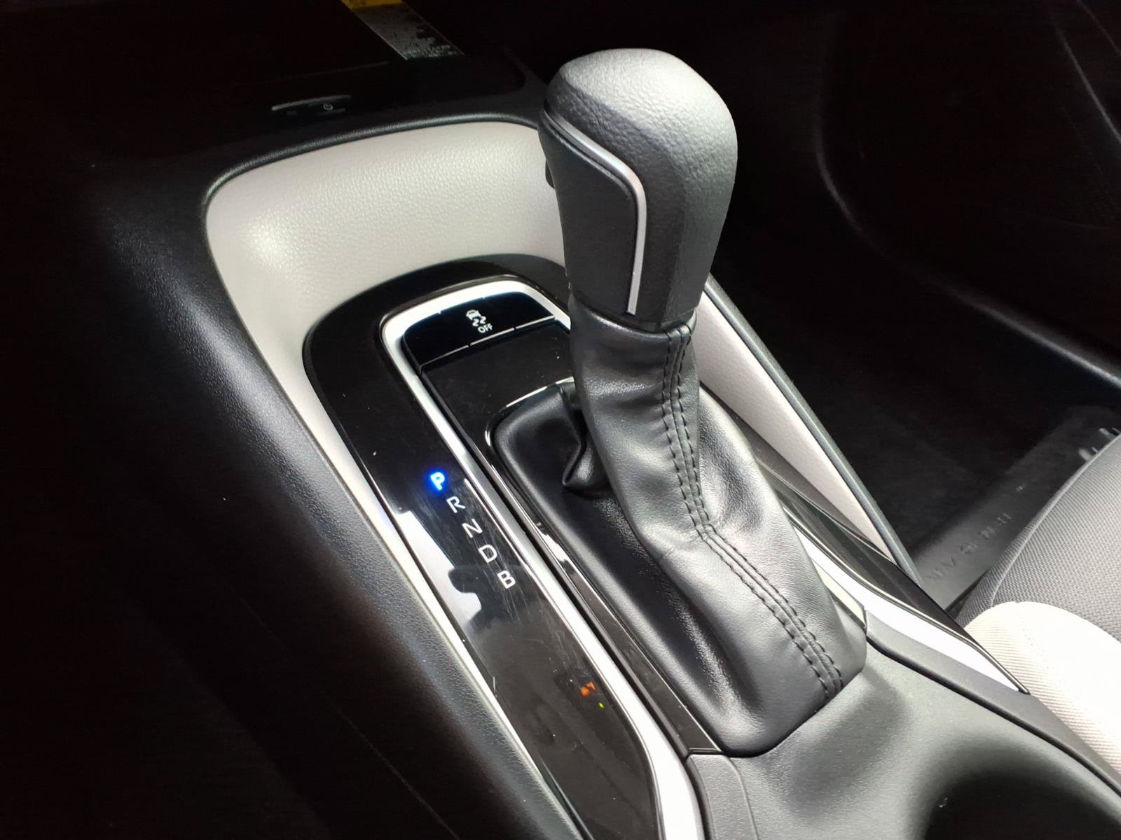 Used 2024 Toyota Corolla LE w/ LE Premium Package FWD image 19
