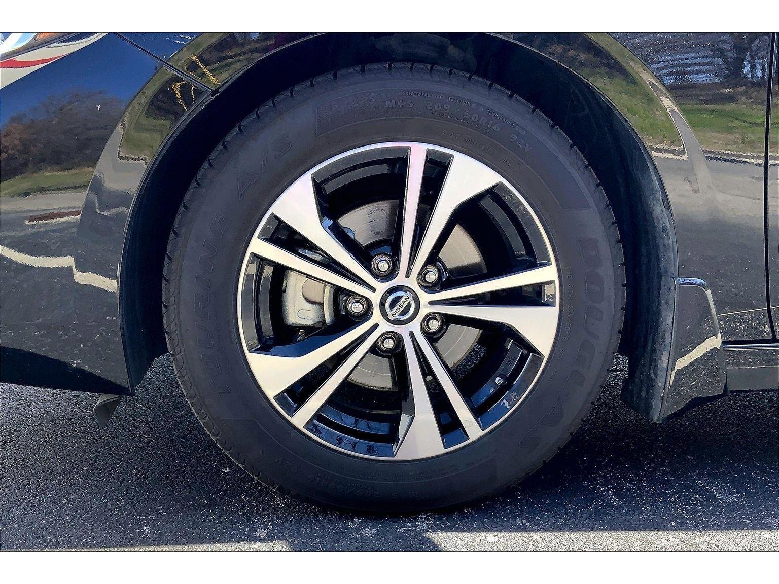 Used 2022 Nissan Sentra SV w/ Trunk Package image 9