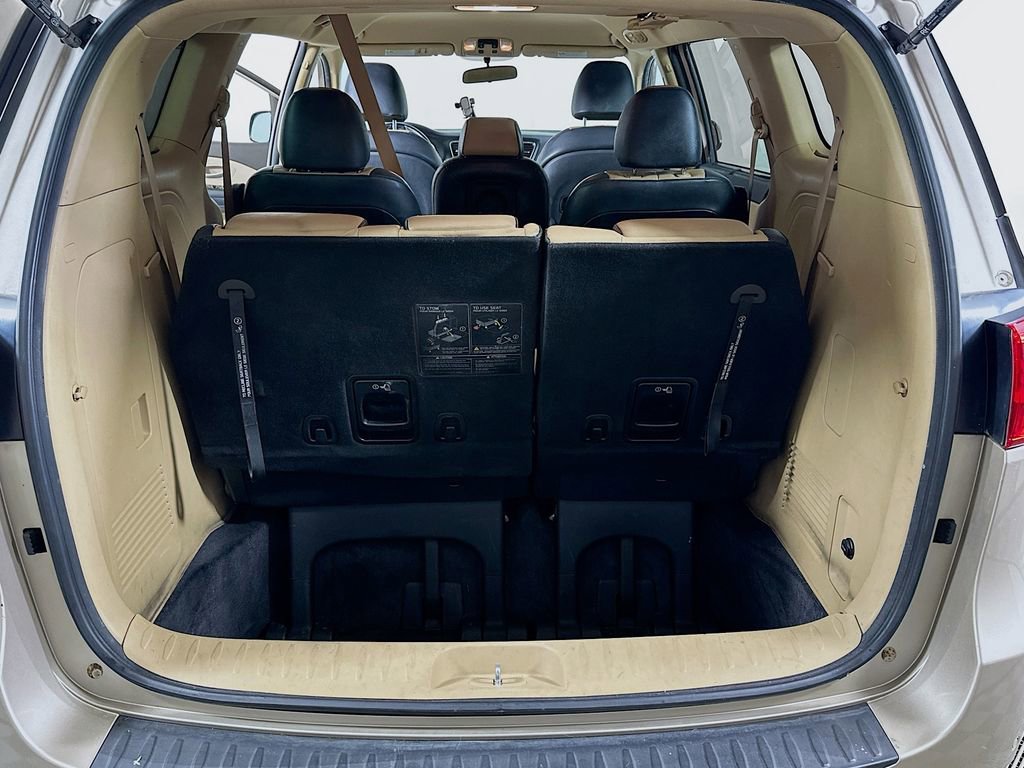 Used 2017 Kia Sedona LX w/ LX Essentials Premium Package image 16