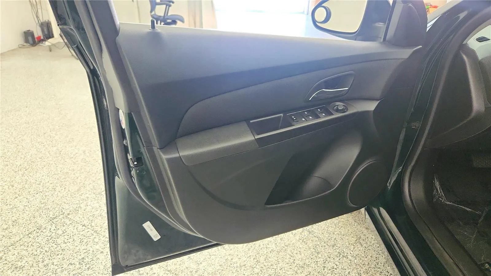 Used 2015 Chevrolet Cruze LT FWD image 21