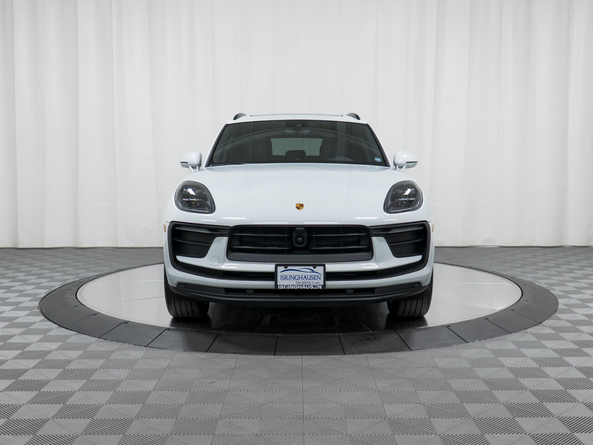 Certified 2023 Porsche Macan AWD/4WD image 10