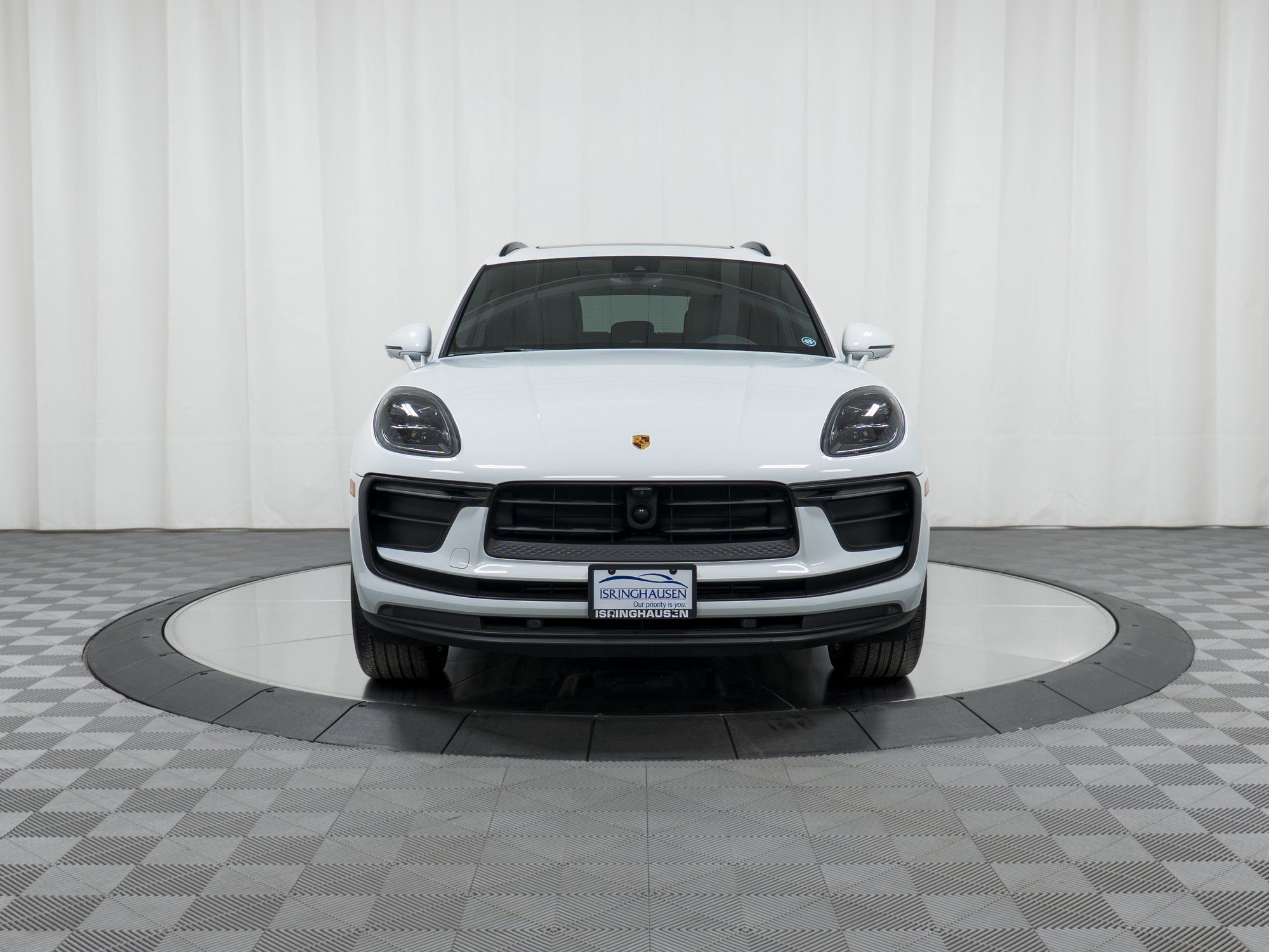 Certified 2023 Porsche Macan image 10
