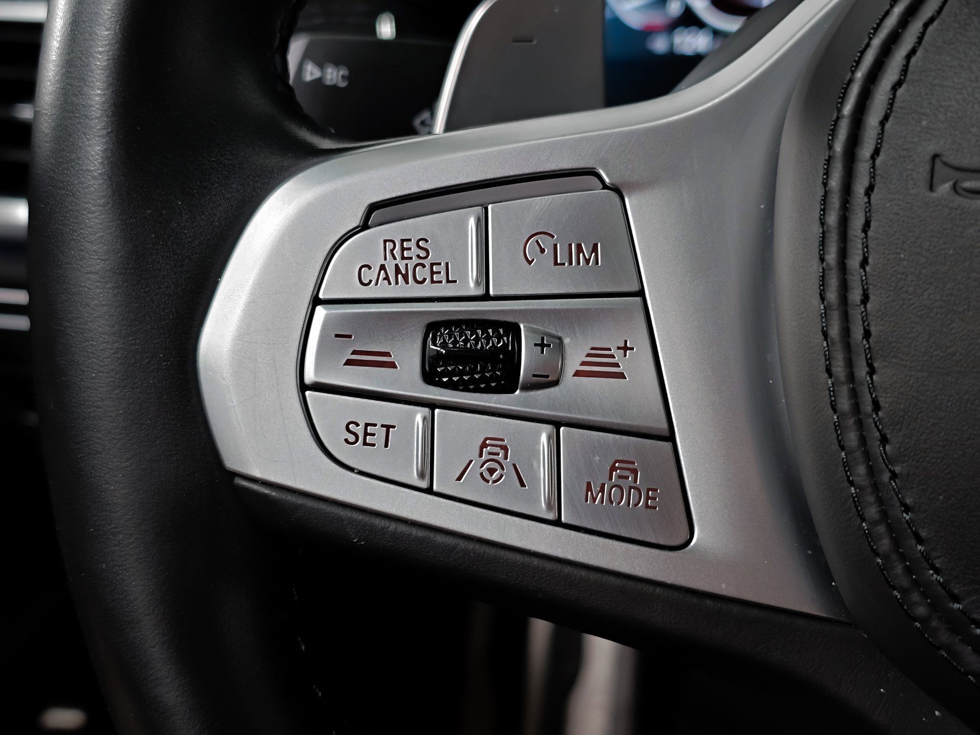 Used 2022 BMW 750i xDrive w/ Executive Package image 24