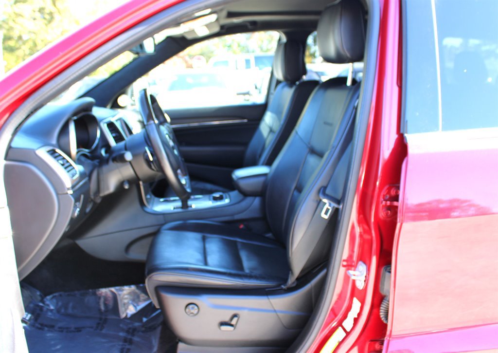Used 2015 Jeep Grand Cherokee Summit w/ Platinum Series Group AWD/4WD image 16