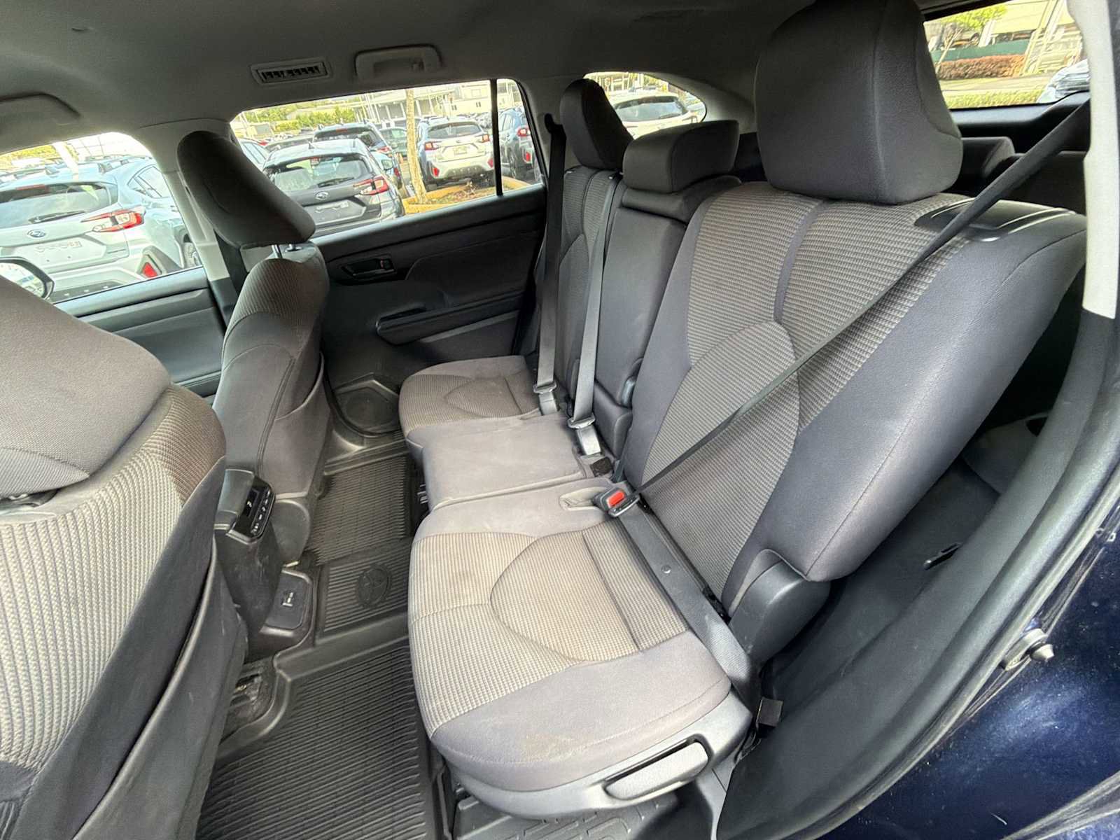 Used 2023 Toyota Highlander L image 23