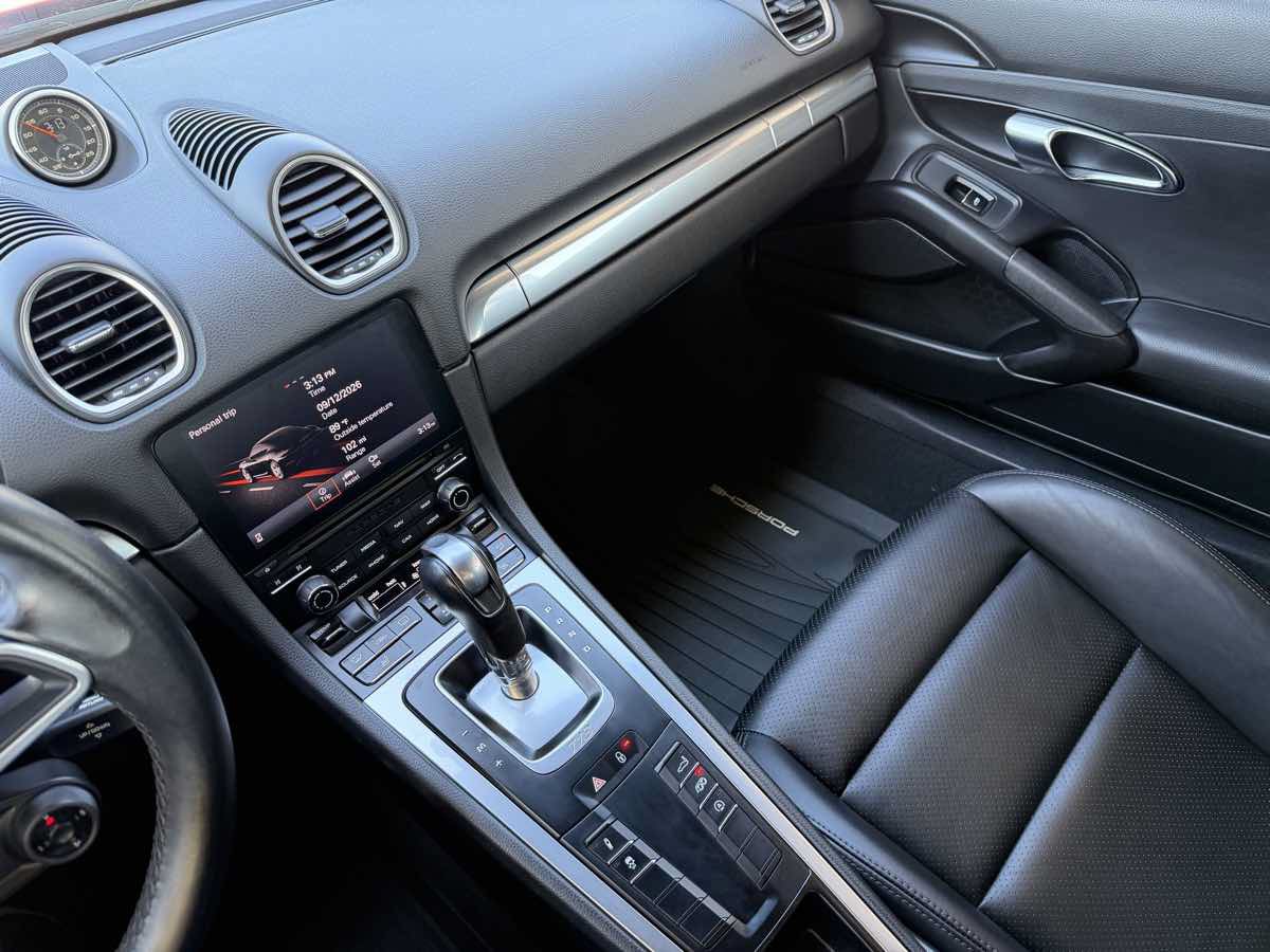 Used 2019 Porsche 718 Cayman RWD image 16