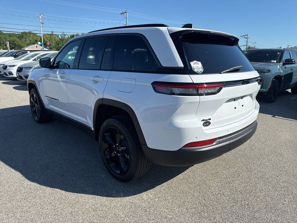 Used 2026 Jeep Grand Cherokee Limited w/ Limited Altitude Package AWD/4WD image 3