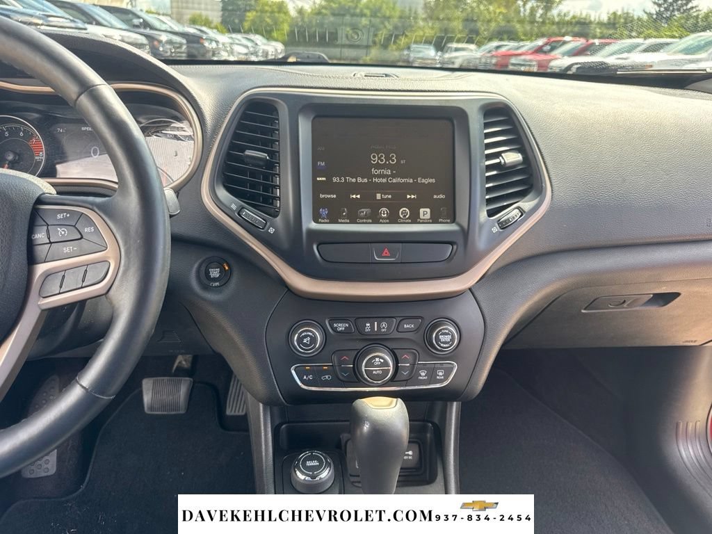 Used 2017 Jeep Cherokee High Altitude AWD/4WD image 29