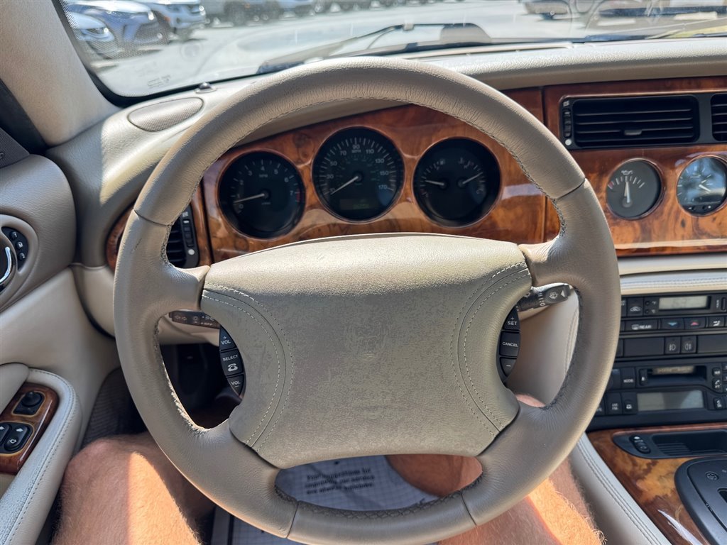 Used 2000 Jaguar XK8 Convertible image 15