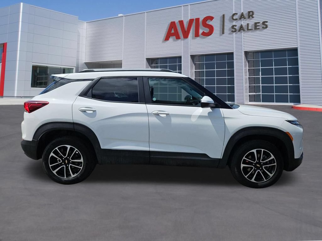 Used 2025 Chevrolet TrailBlazer LT AWD/4WD image 7