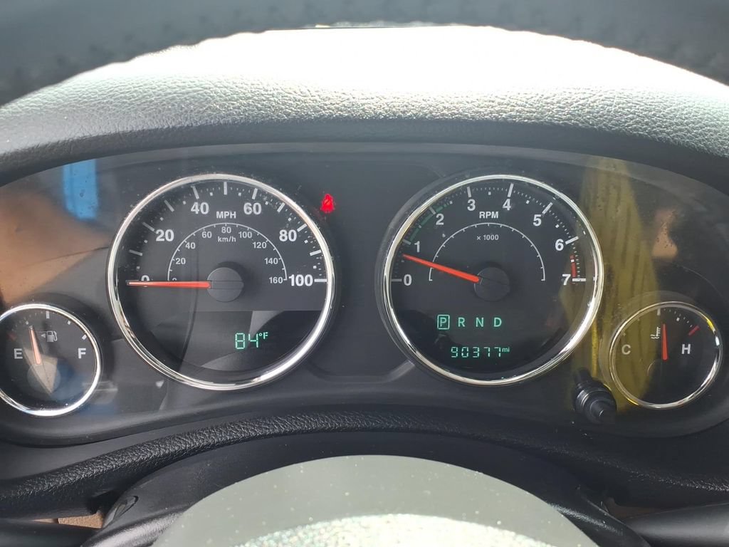 Used 2015 Jeep Wrangler Unlimited Sahara w/ Dual Top Group AWD/4WD image 5
