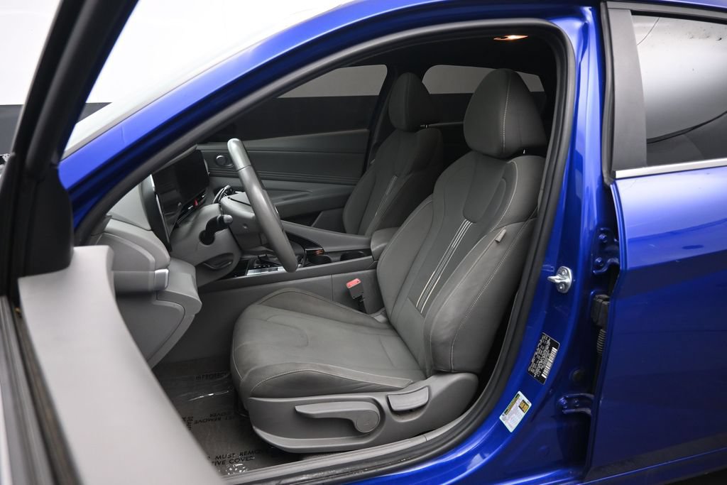 Used 2025 Hyundai Elantra SEL FWD image 19