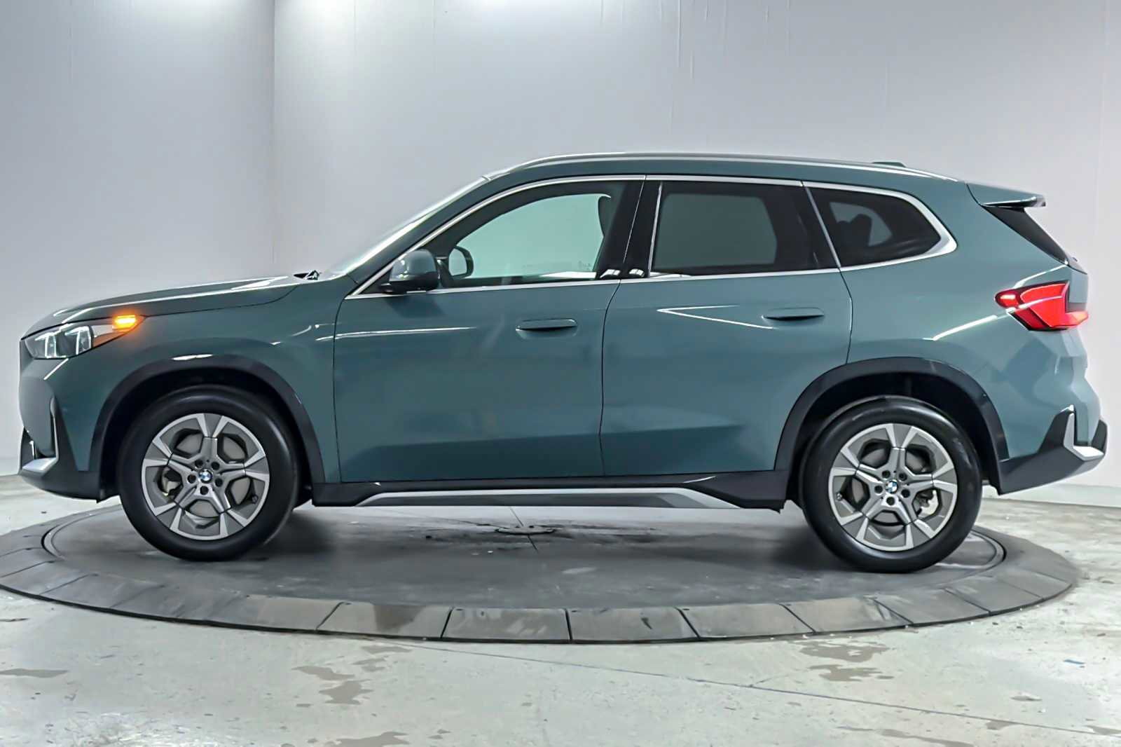 Used 2025 BMW X1 xDrive28i image 5