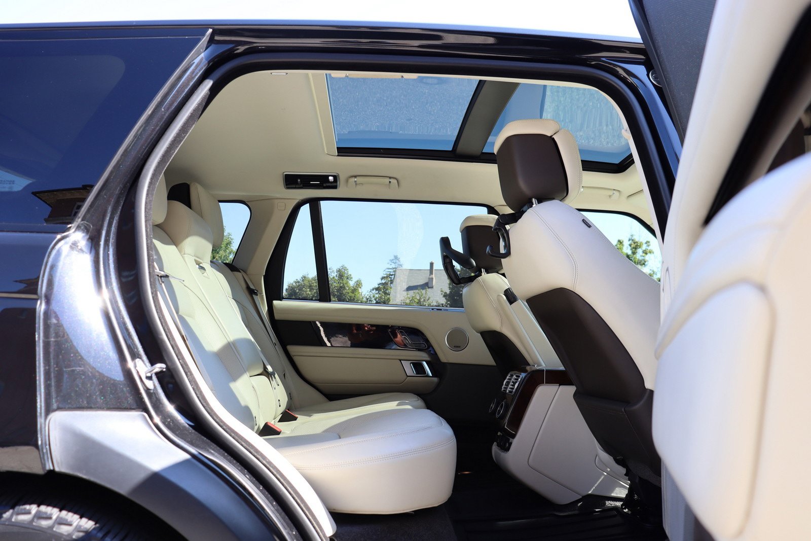 Used 2020 Land Rover Range Rover Long Wheelbase HSE AWD/4WD image 18
