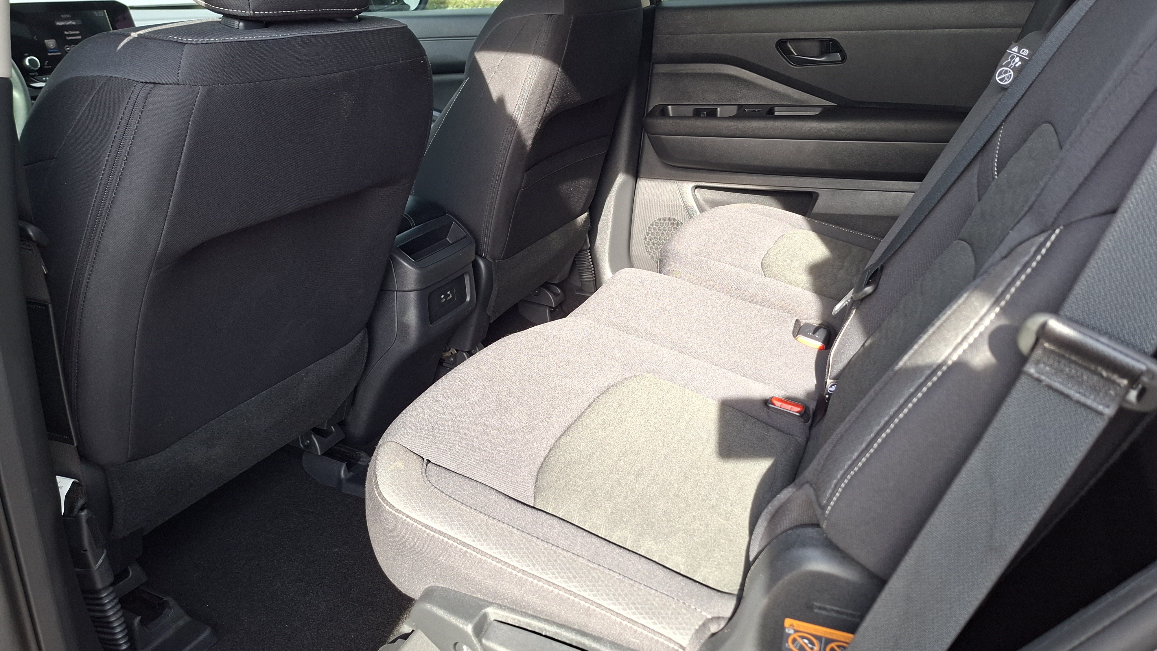 Certified 2025 Nissan Pathfinder S FWD image 20