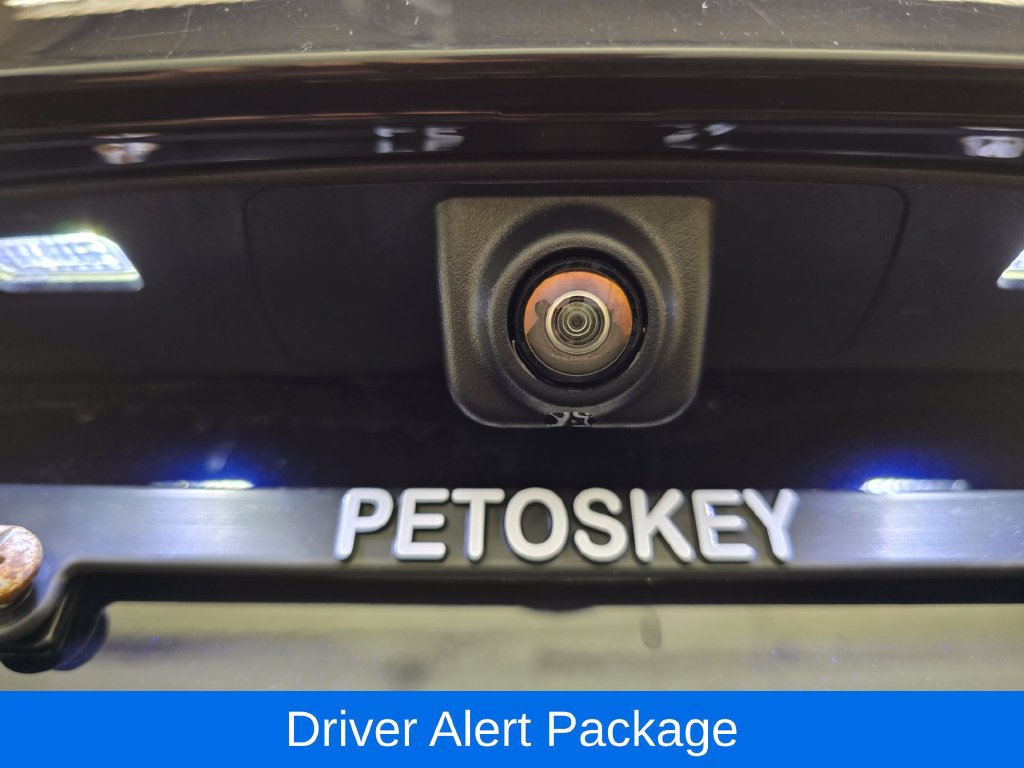 Used 2021 Chevrolet Tahoe Z71 w/ Luxury Package AWD/4WD image 11