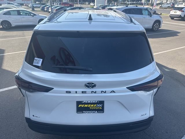 Certified 2026 Toyota Sienna XLE FWD image 10