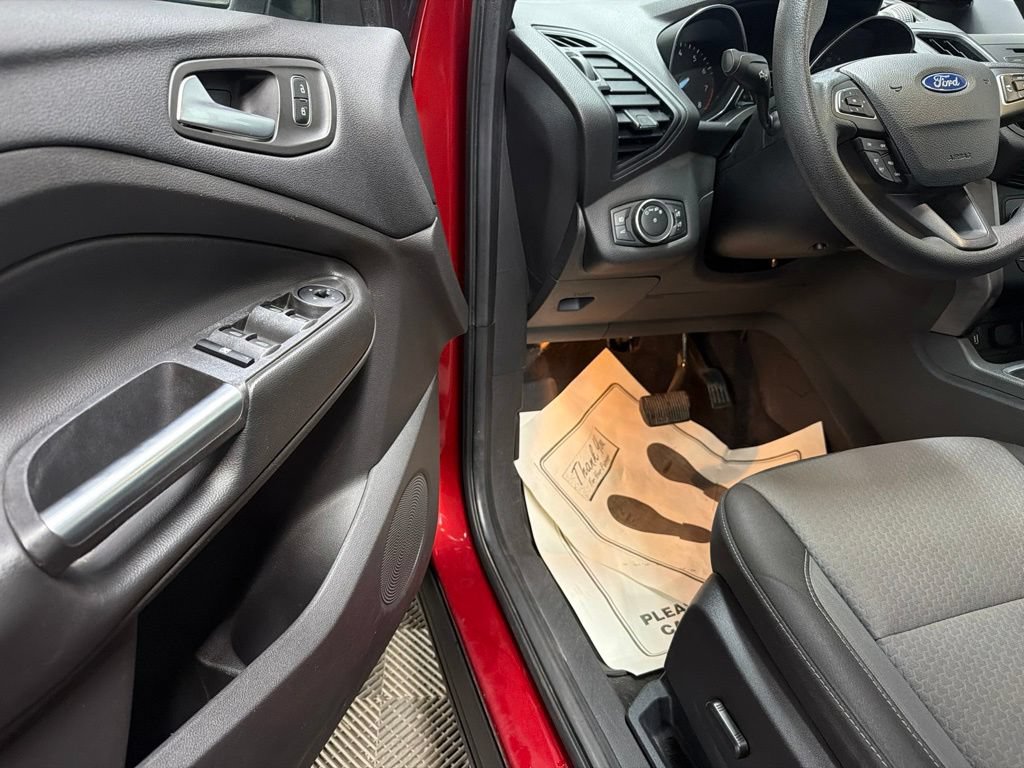 Certified 2018 Ford Escape SE FWD image 33