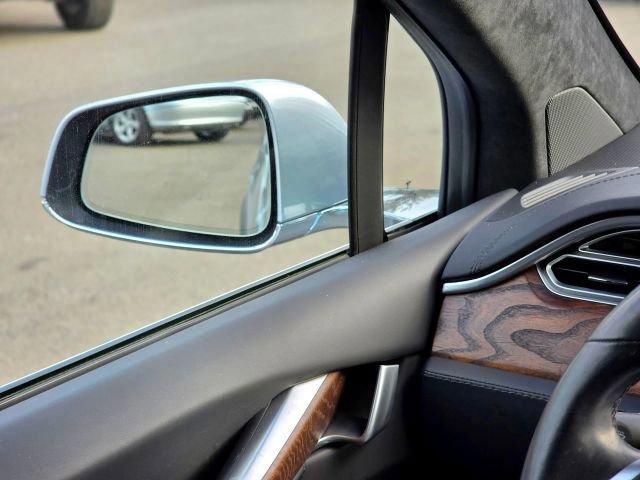 Used 2017 Tesla Model X 75D AWD/4WD image 16